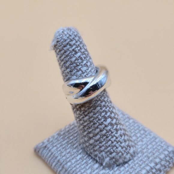 Size 6 Sterling Silver Heavy Cross Over Style Unisex Band Ring A5195 - Picture 2 of 8